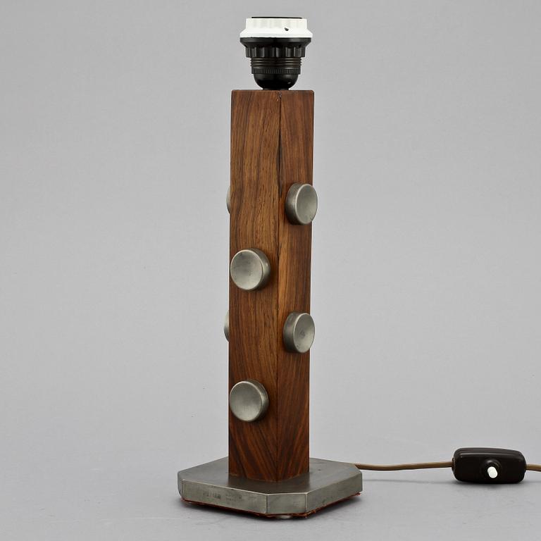 BORDSLAMPA, Koppar & Tennsmide, 1900-talets andra hälft.