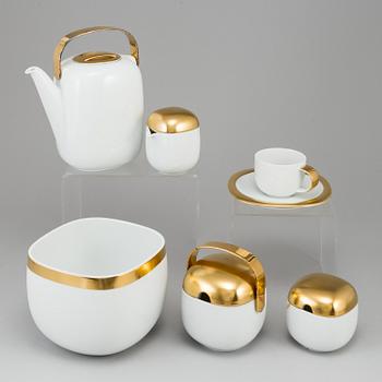 TIMO SARPANEVE, a part 'Suomi' porcelain coffee service, Rosenthal Studio-linie, designed 1976 (17 pieces).