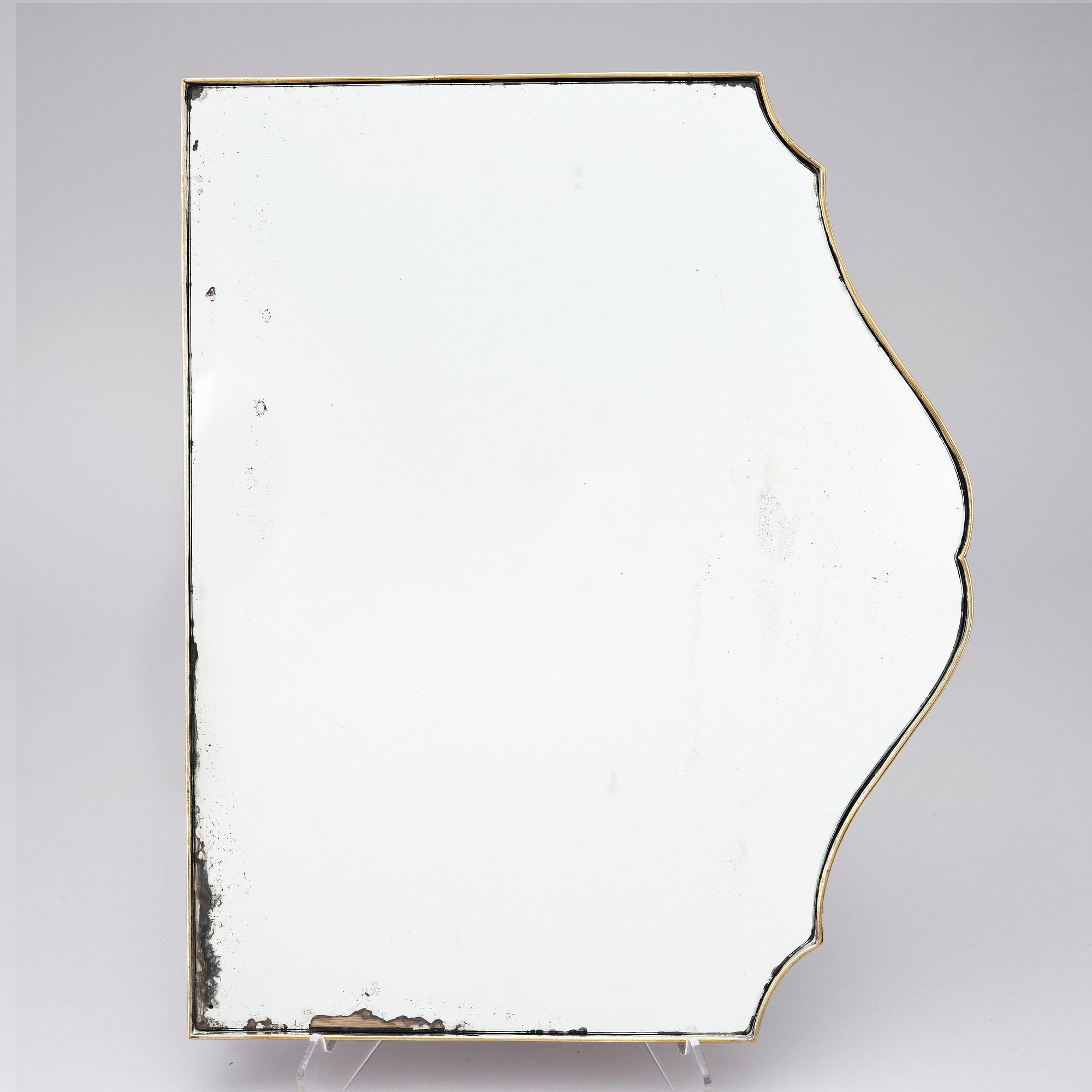 Bordsplateau, tre delar, i argent haché, 1700-tal.