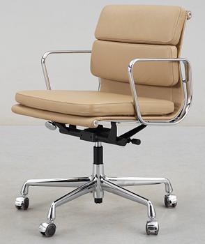 KONTORSSTOL, "EA 217 / SOFTPAD" Charles & Ray Eames, Vitra, 2011.