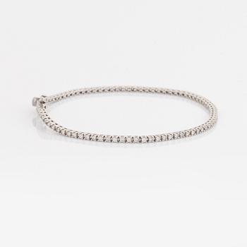 Tennisarmband, med briljantslipade diamanter.