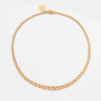 An 18K gold necklace.