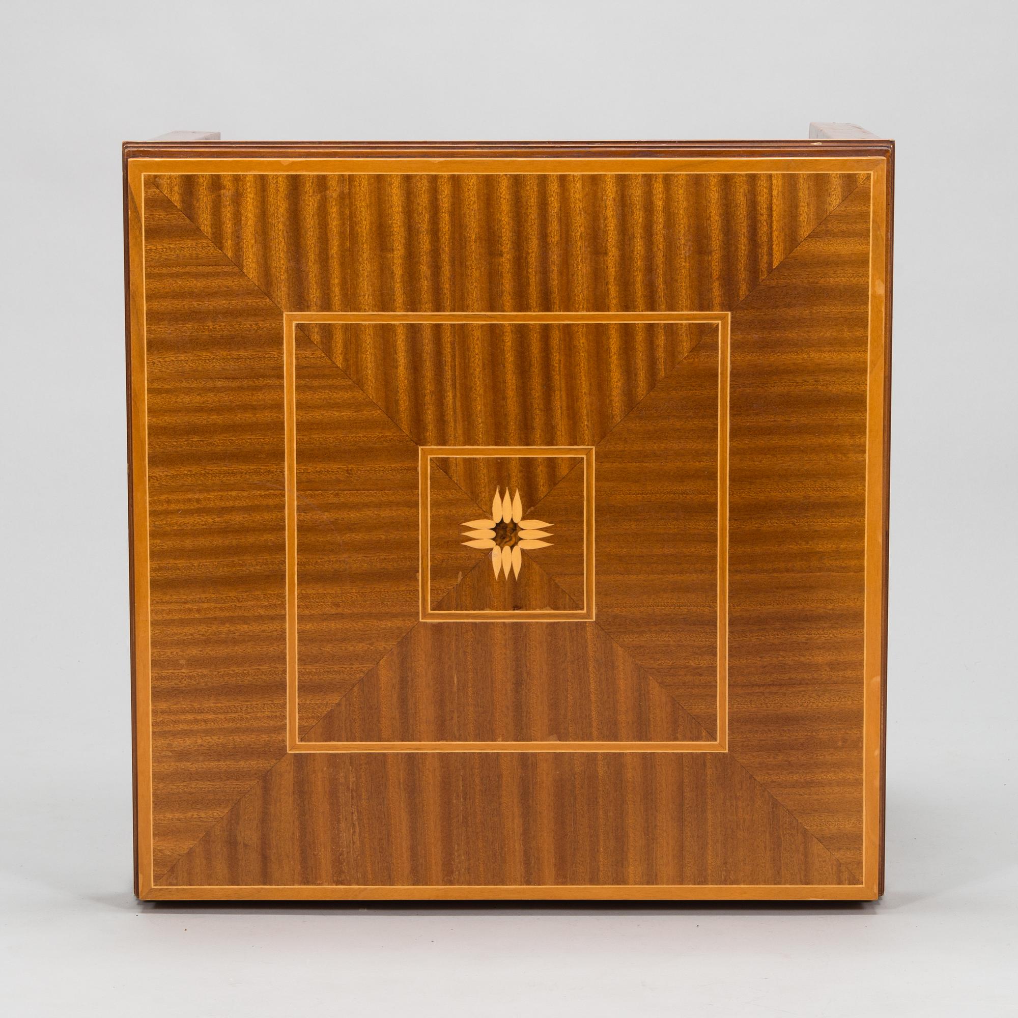 Eliel Saarinen, a late 20th-century 5-piece 'Saarinen house' furniture suite, Adelta oy, Finland.