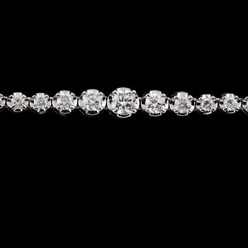 COLLIER, 18k vitguld med briljantslipade diamanter, 3.78ct. Vikt 7 g.