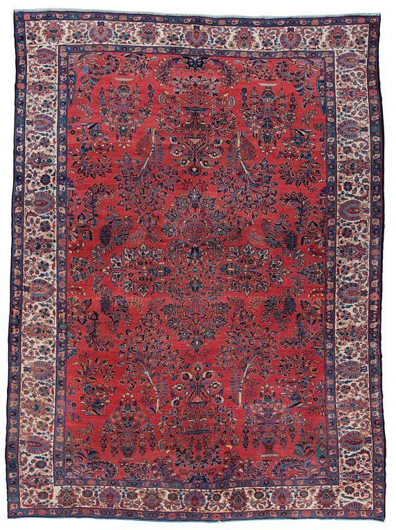 CARPET. Semi-antique/Old Lilihan, probably. 471 x 349 cm (the ends have 2-2,5 cm blue flat weave).