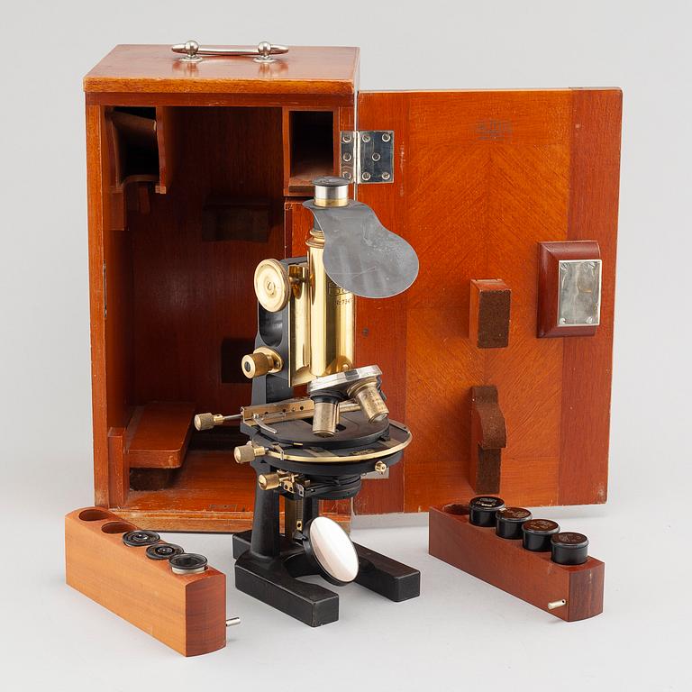 A early 20th century microscope by Carl Zeiss for Jena, No 73470.