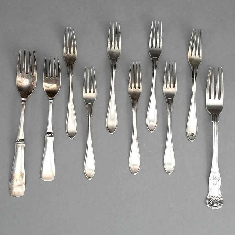 PARTI BESTICK, 38 delar, silver, första hälft 1900-talets. Längd av strösked 18 cm. Total vikt ca 1006 g.