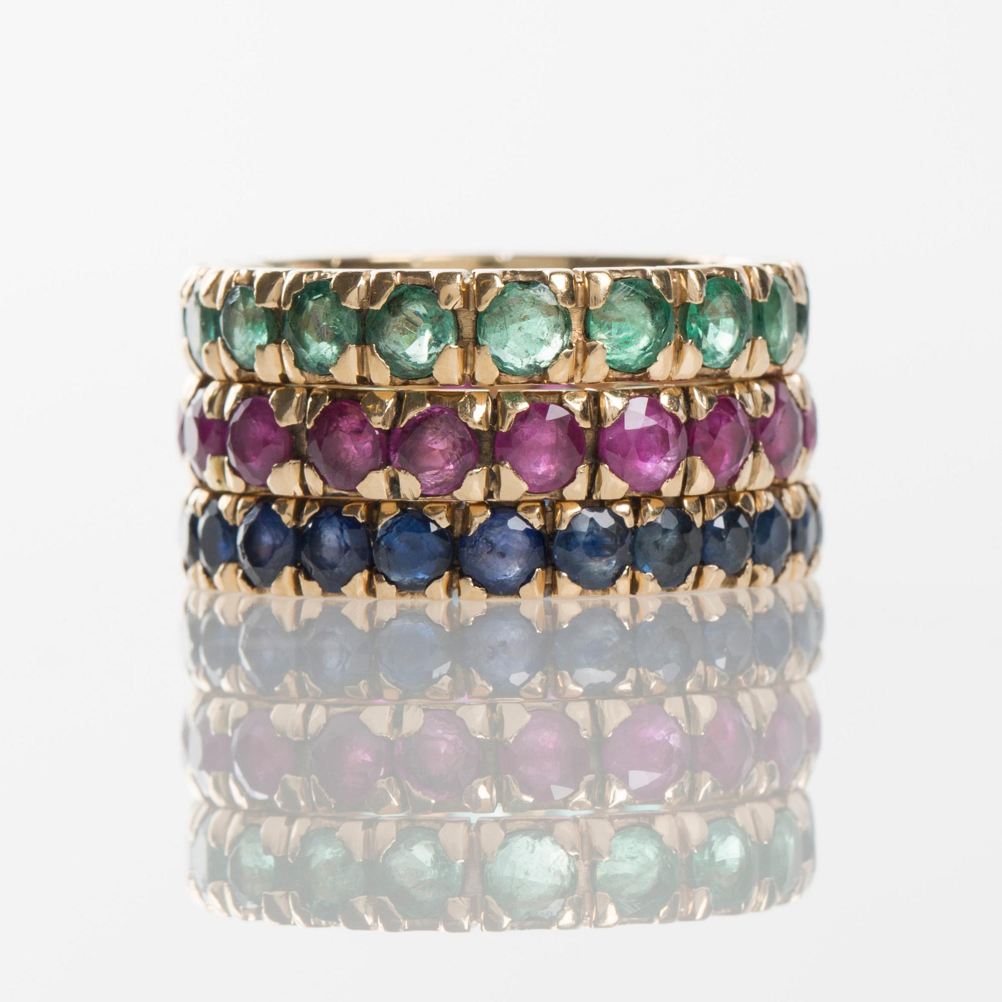 RINGAR, 3 st, 18K guld med safirer, rubiner samt smaragder.