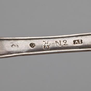 STRÖSKEDAR, 5 st, silver, bland annat Anders Isleben, Norrköping, 1792. Mestadels 1800-tal. Totalvikt ca 230 gram.