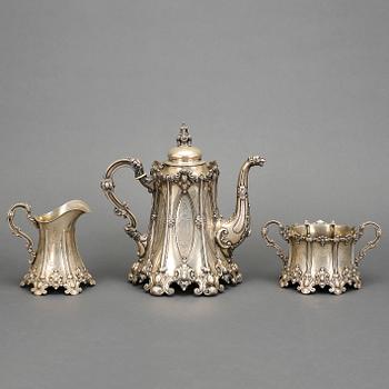 KAFFESERVIS, 3 delar, silver, götisk modell, CG Hallberg, Stockholm 1911-12. Tot ca 1768 gram.