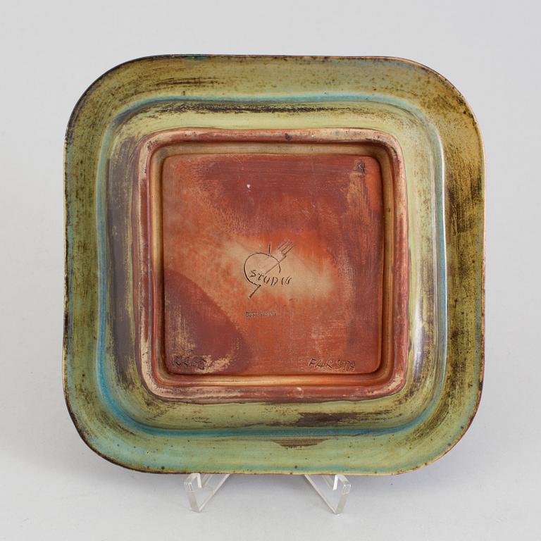 A Wilhelm Kåge 'Farsta' stoneware dish, Gustavsberg Studio, 1946.