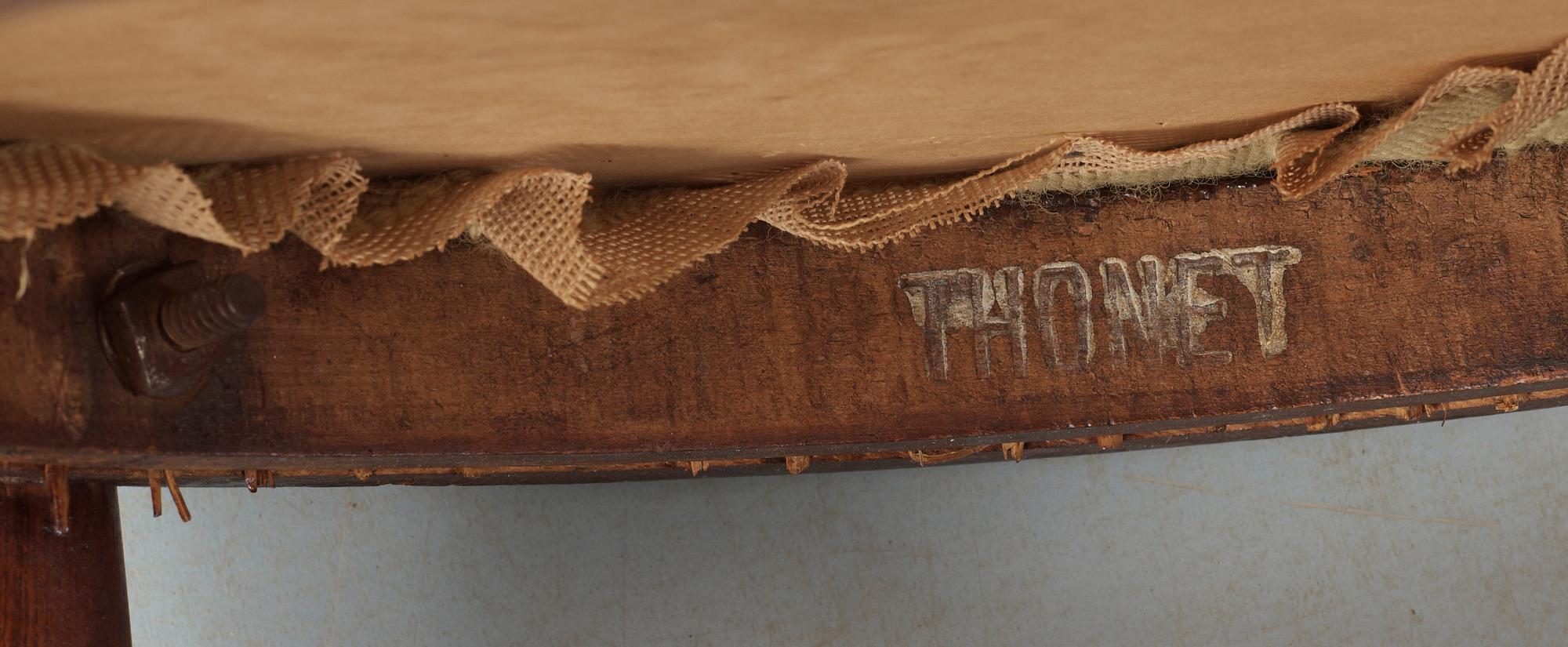 STOLAR, ett par, Thonet, etikettmärkta. omkring år 1900.