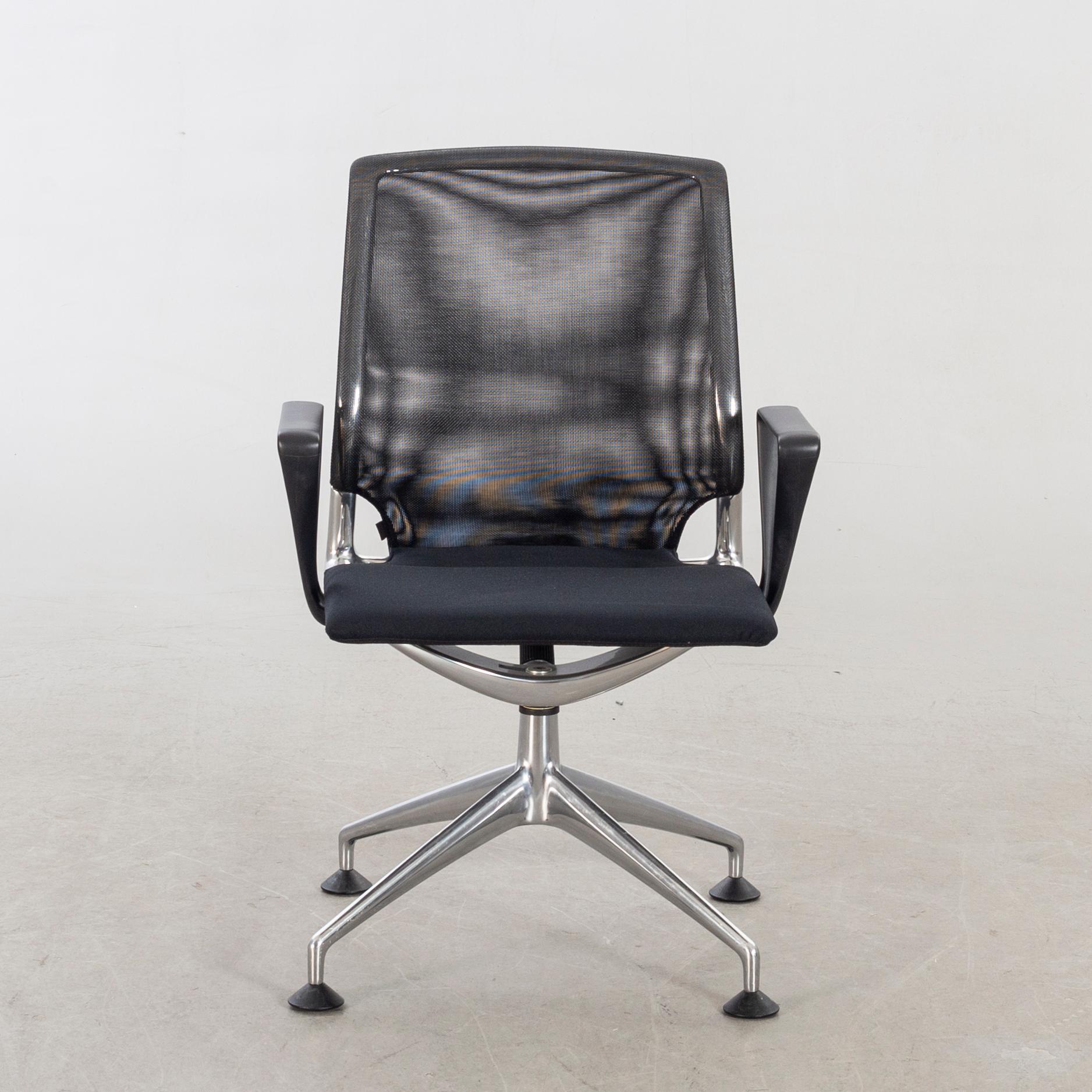 ALBERTO MEDA, Meda Conference Chair for Vitra. Model designed in 1998.