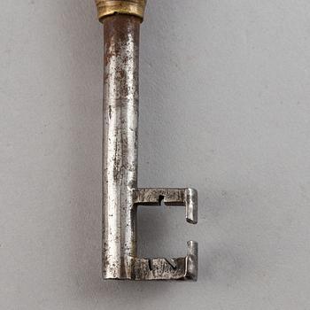 NYCKLAR, 5 st, mässing och järn, 1600-tal.