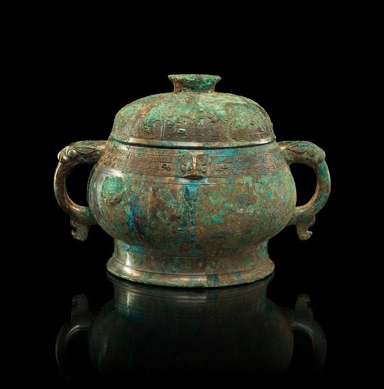 An archaic bronze food vessel, gui, presumably Shang Dynasty (c. 1600-1040 BC)/early Zhou Dynasty (1040-256 BC).