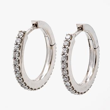 Ole Lynggaard earrings, 18K gold with 42 brilliant-cut diamonds 0,42 ct in total, TW VS, diameter 16 mm.