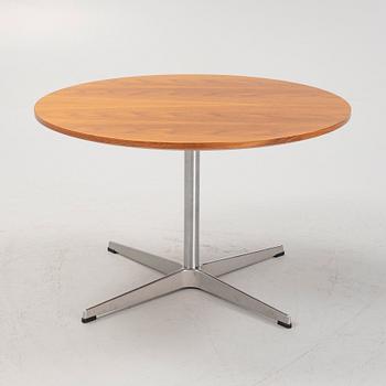 Arne Jacobsen, Bruno Mathsson & Piet Hein, soffbord, modell "A222", Fritz Hansen, Danmark.