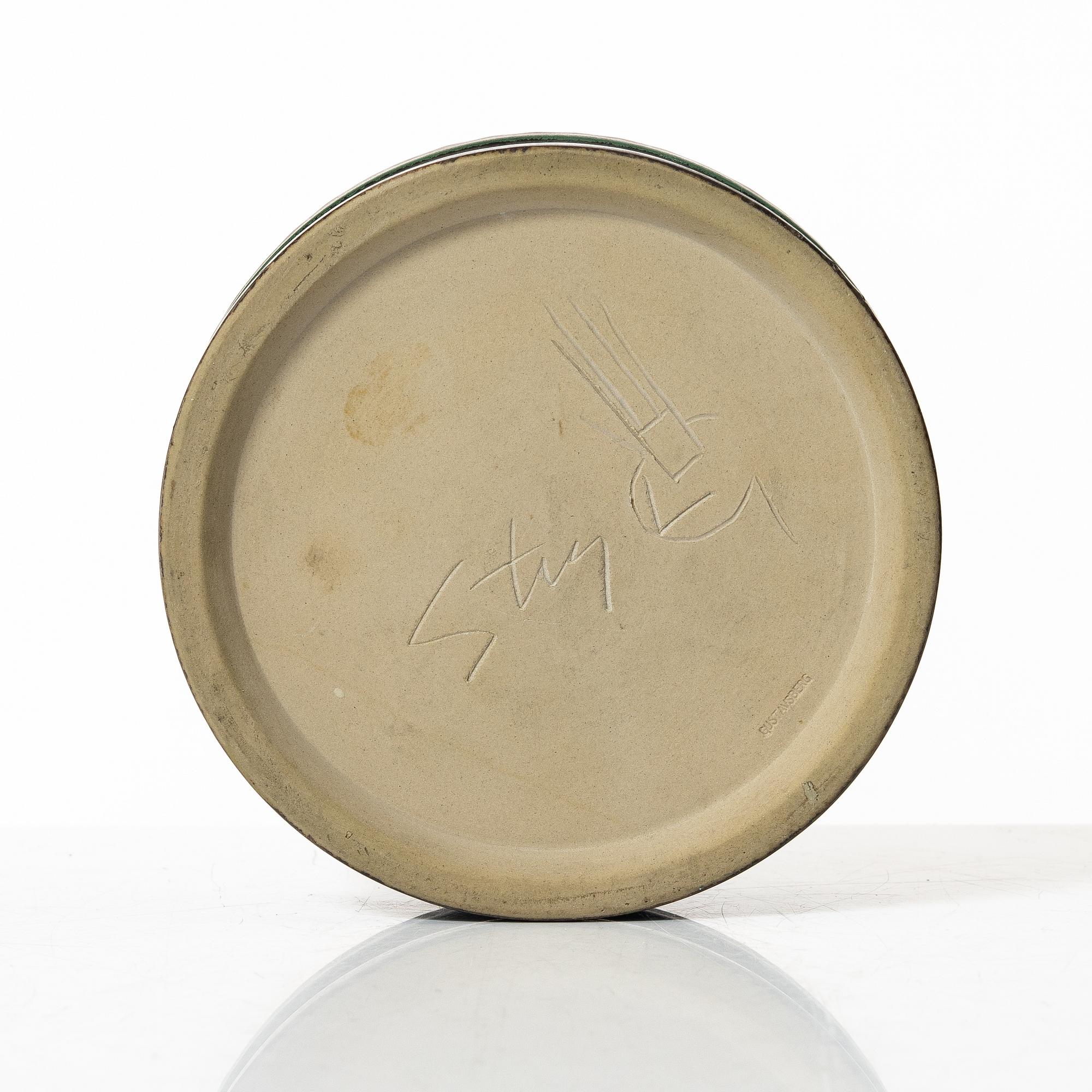 Stig Lindberg, a stoneware dish, Gustavsberg Studio 1964.