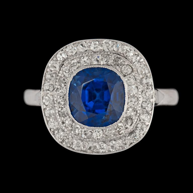 A blue sapphire, 2.72 cts and brilliant cut diamond ring.