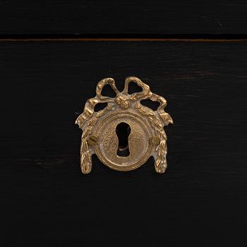 Byrå, gustaviansk stil, 1900-tal.