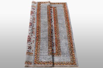 Matta, Ziegler Ariana, ca 235 x 178 cm.