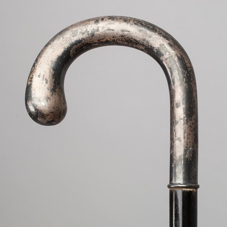 PROMENADKÄPPAR, 2 st, silverhandtag, Koivula, Viborg 1924, Kultakeskus Tavastehus 1944.