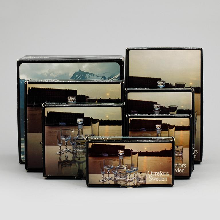 GLASSERVIS, 78 delar, "Silvia", Ingeborg Lundin, Orrefors, 1980-tal.