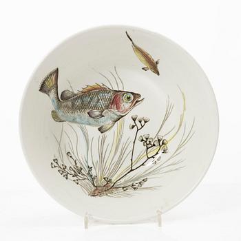 A 20-piece 'Fish' creamware serivice, Johnson Bros, England.