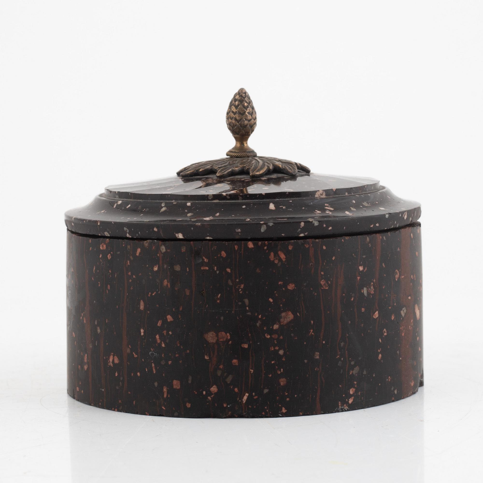 Smörask med lock, Älvdalen, 1800-talets första hälft, Empire.
