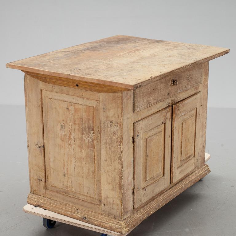 MÖSSBORD, 1800-tal.