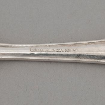 FISKBESTICK, 24 delar, nysilver, "Spetsig svensk", tidigt 1900-tal.