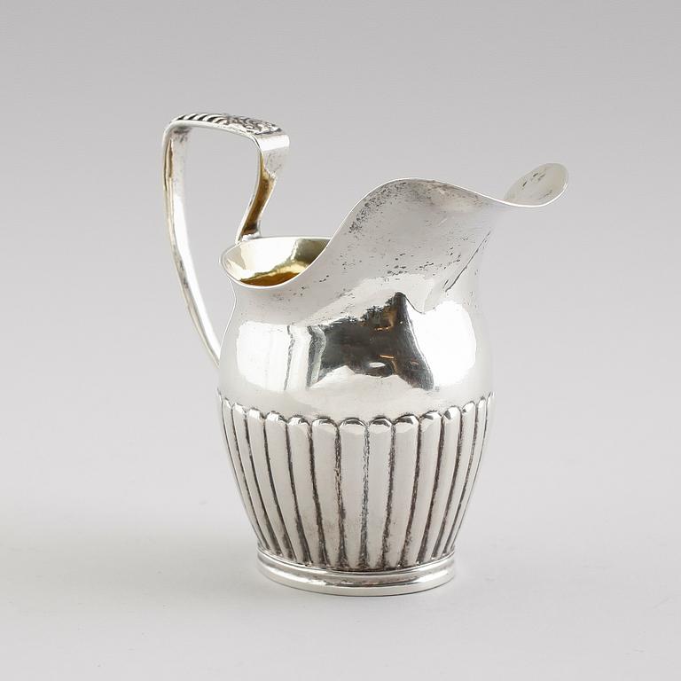 GRÄDDKANNA, silver, Gustaf Folcker, Stockholm 1834. Vikt ca 81 gram.