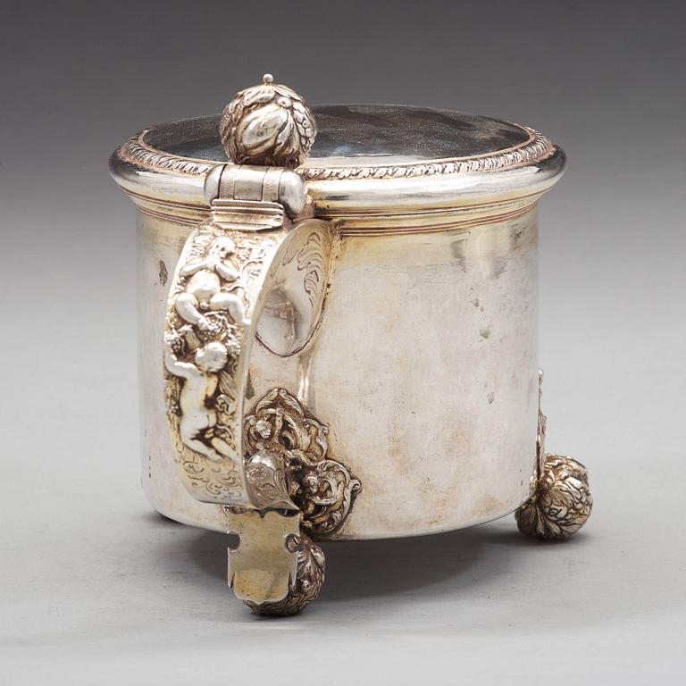 A Swedish 17th century parcel-gilt tankard, mark of Johan Nützel, Stockholm (1676-1715) before 1689.