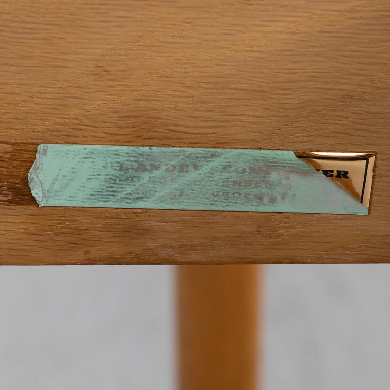 Børge Mogensen, an 'Öresund' oak dinner table.