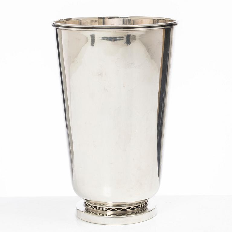 Helge Lindgren, bägare, silver, firma K Andersson, Stockholm 1943.