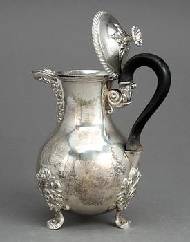 KAFFEKANNA, silver, rokokostil, troligen Francois-Julien Doyen, Paris, Frankrike, mitten 1800-talets. Tot ca 505 g.