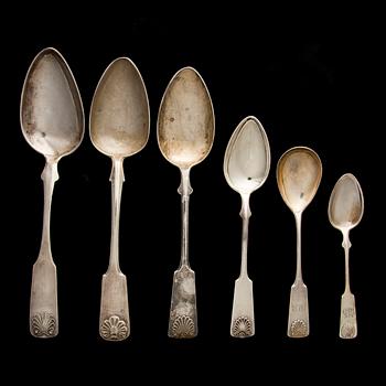 PARTI BESTICK, 44 delar, silver, "Mussla", finska stämplar, 1918-50. Tot vikt 1084,8 g.