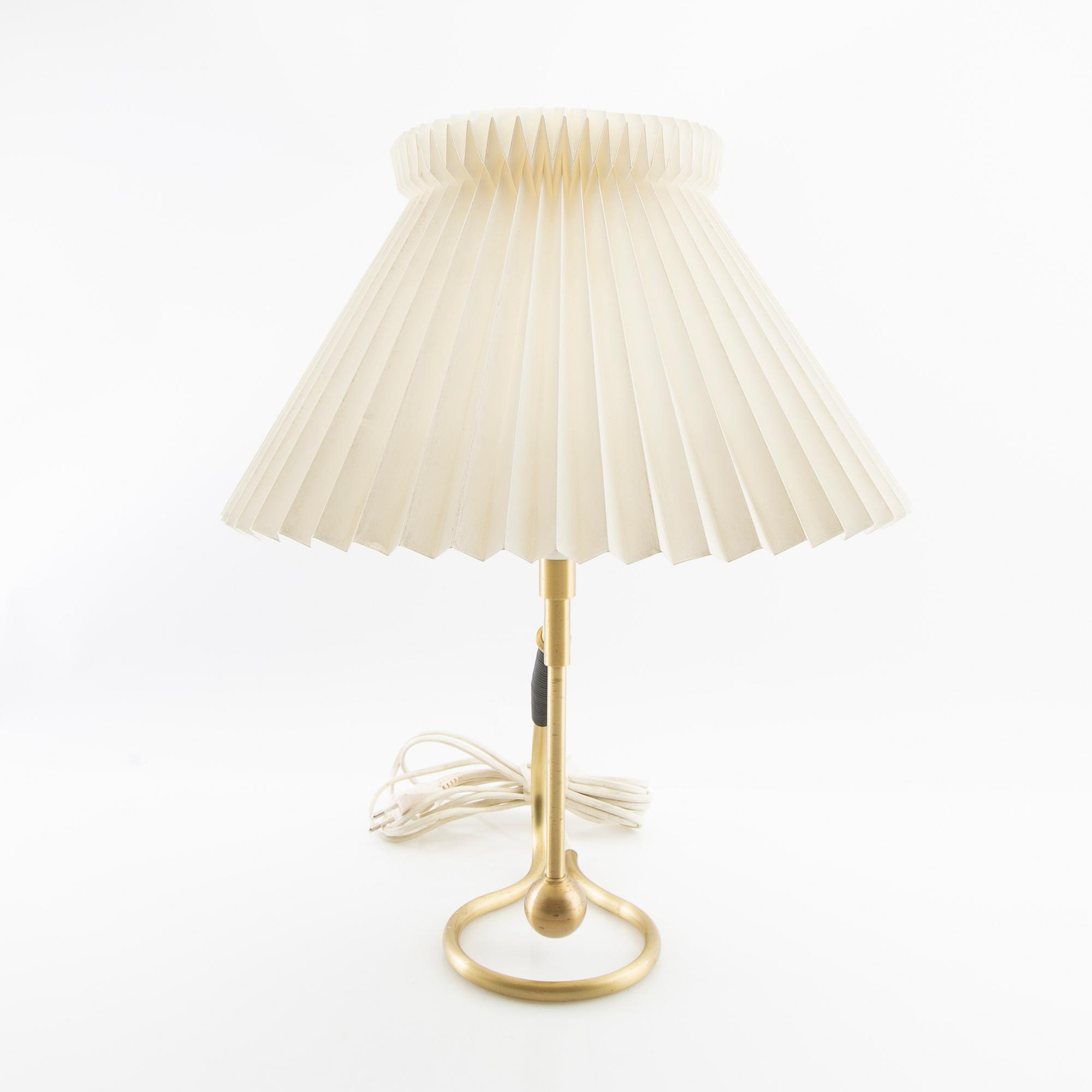 Kaare Klint, Bordslampa modellnr 306 Le Klint Danmark 1900-talets mitt.