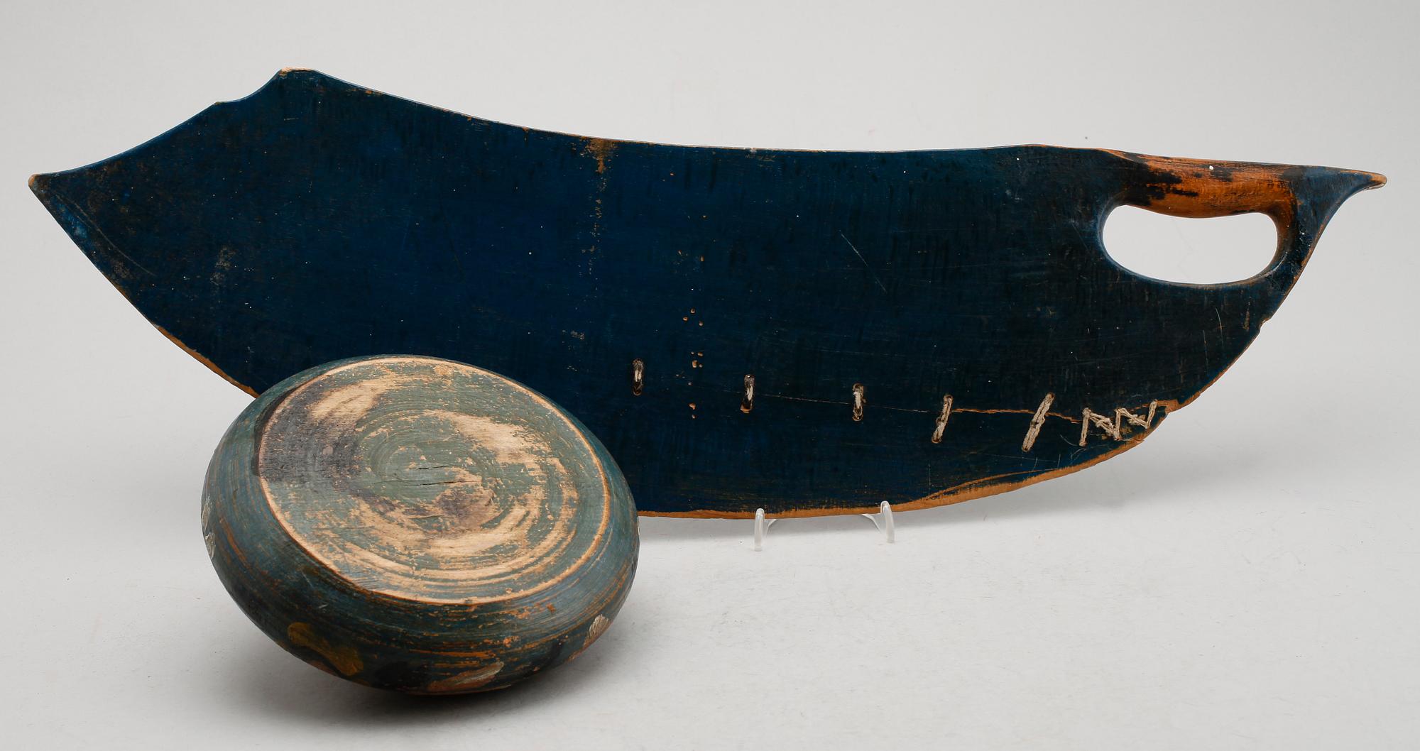 SKÄKTETRÄ OCH DOSA, allmoge, 1800-tal.