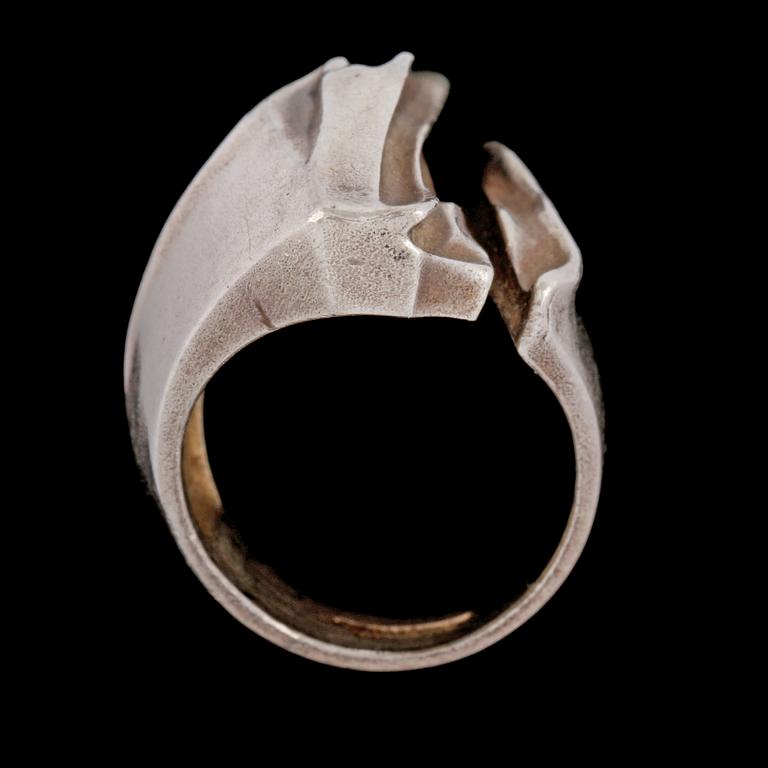 RING, sterlingsilver, Björn Weckström, Lapponia, Finland, 1979. Vikt 20 g.