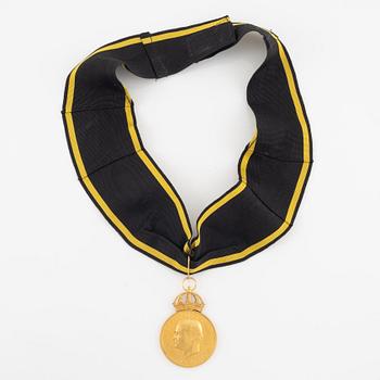 Carl XVI Gustaf, gold medal, 18 k, 2002.