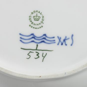 Royal Copenhagen, A pair of serving dishes, porcelain, model 534, “Musselmalet”, Half Lace, Denmark, 1964 and 1969–1974.