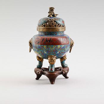 RÖKELSEKAR med lock, cloisonné, Kina, 1900-tal.