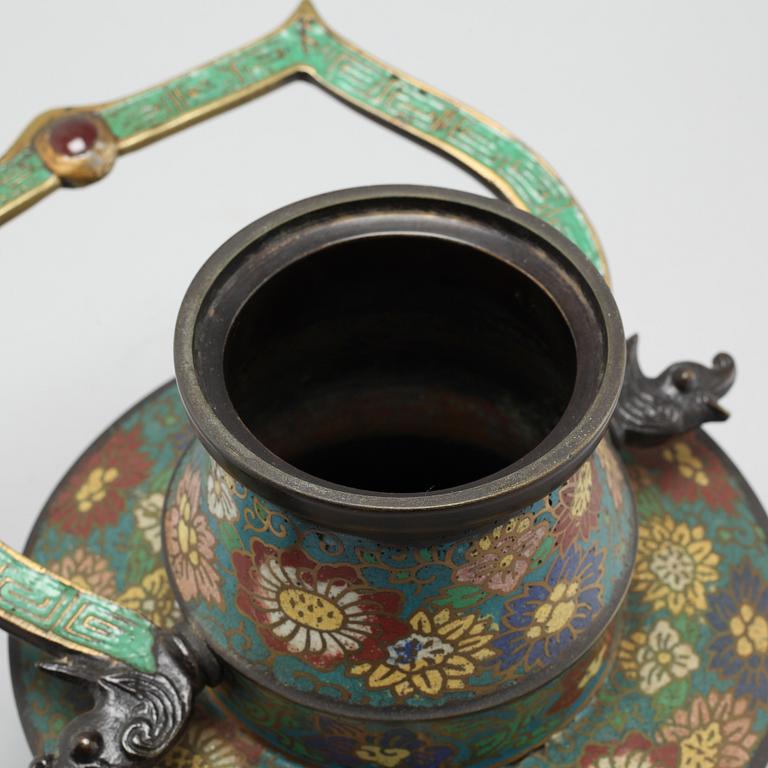 A Japanese cloisonné pot, circa 1900.