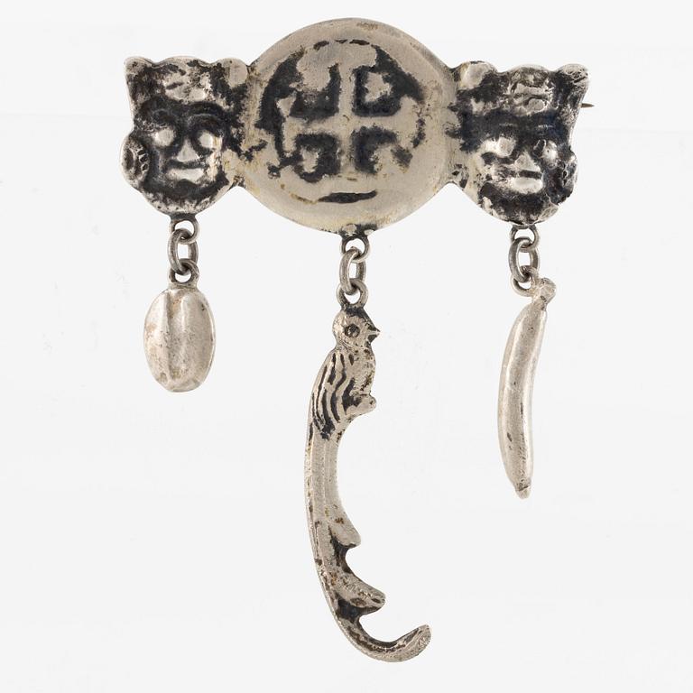Brooch silver.