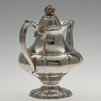 KAFFEKANNA, silver, Auran kultaseppä, Turku 1935, vikt 673 g.