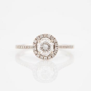 Ring in 18K white gold with brilliant-cut diamonds.