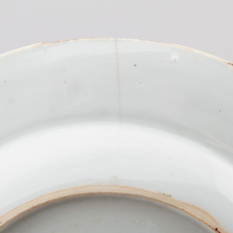 TALLRIKAR, 5  st (3+1+1), porslin, Kina, Qianlong 1736-1795.