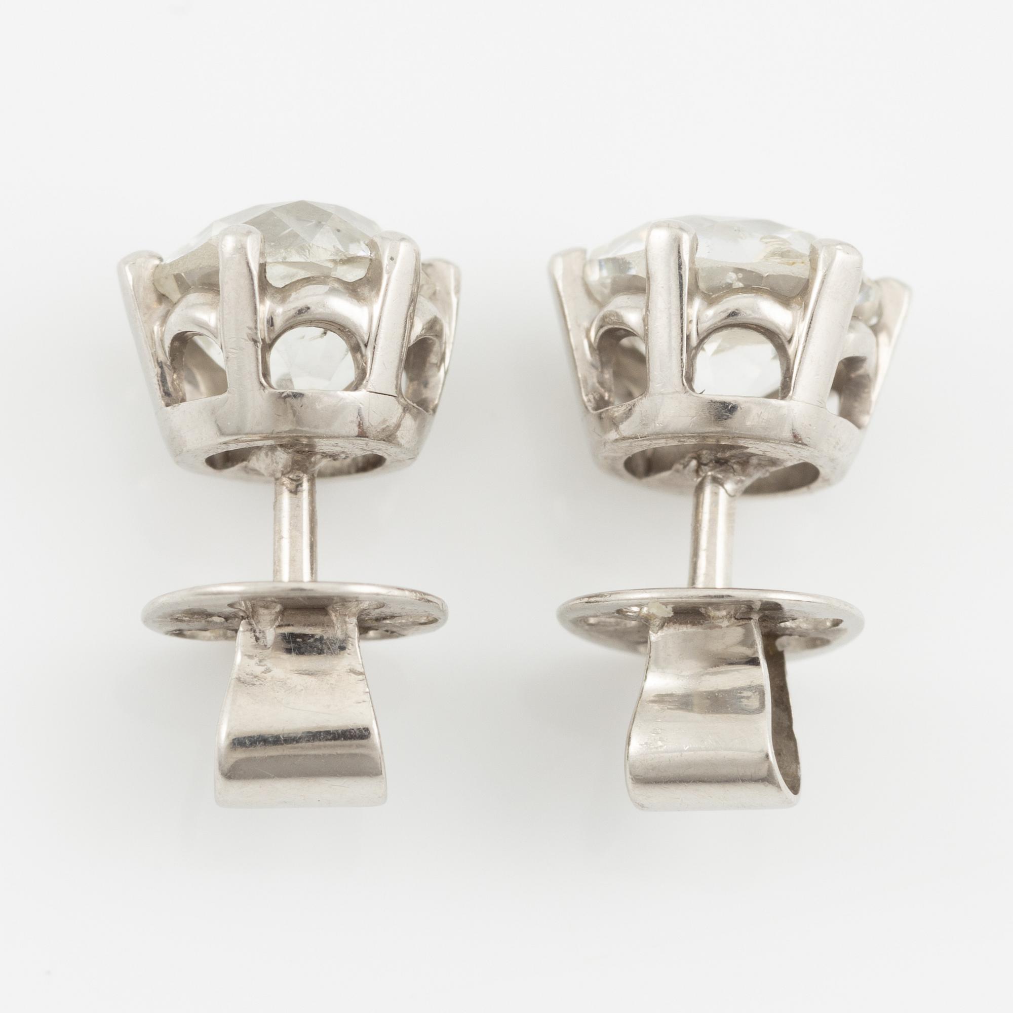 Earrings, a pair, Atelier ajour, platinum with old-cut diamonds.