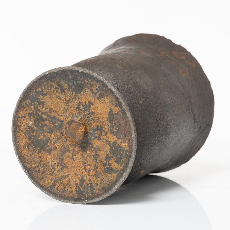 A Gothic-type cast-iron mortar, 17th / 18th century.
